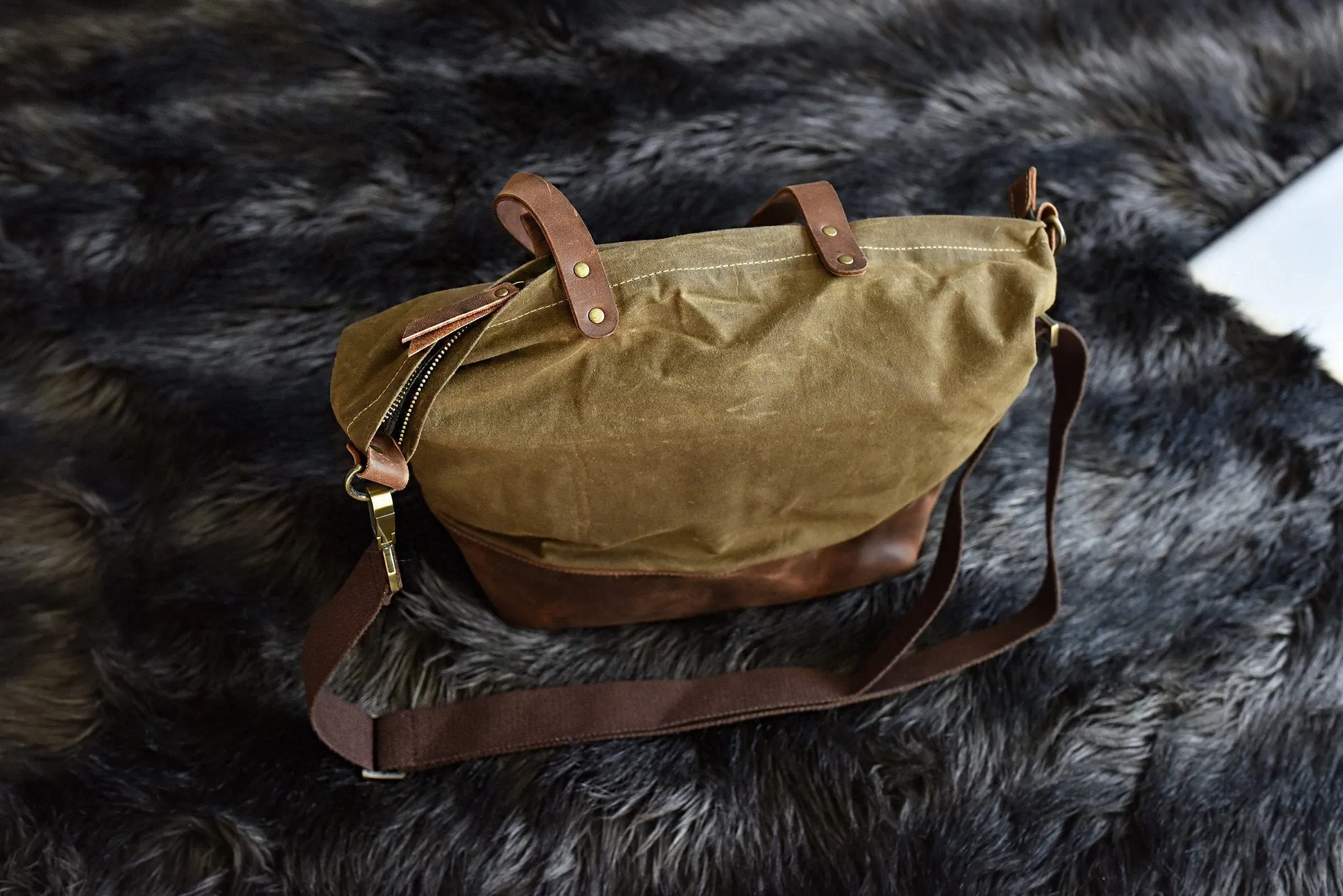 👜 Boyfriend Tote – Canvas & Leather Everyday Bag