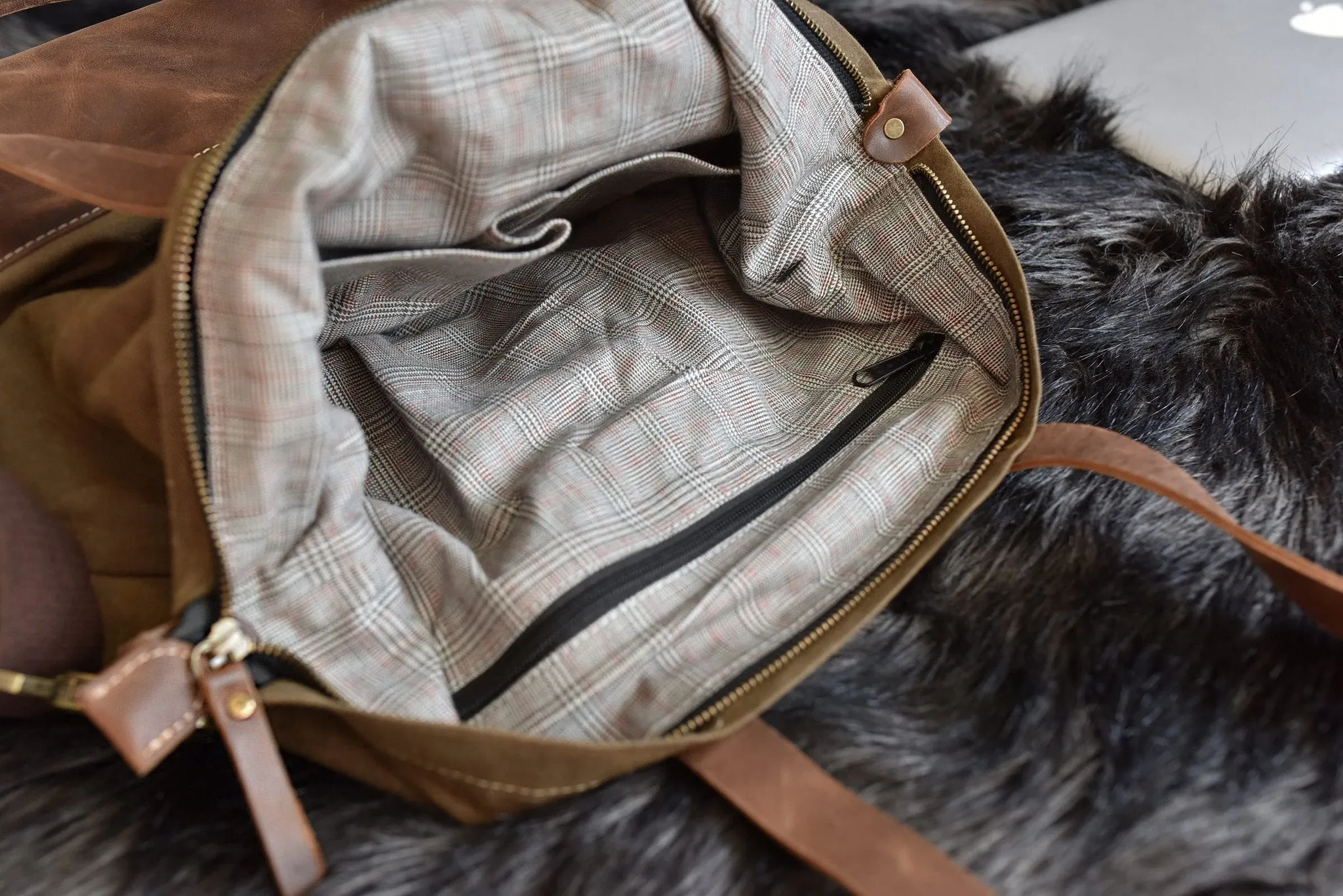 👜 Boyfriend Tote – Canvas & Leather Everyday Bag