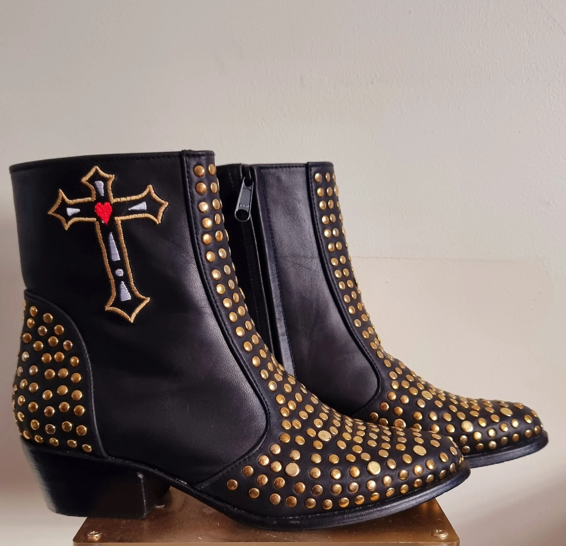 ✟ SWEET SORROW BOOTS ✟  *pre order*