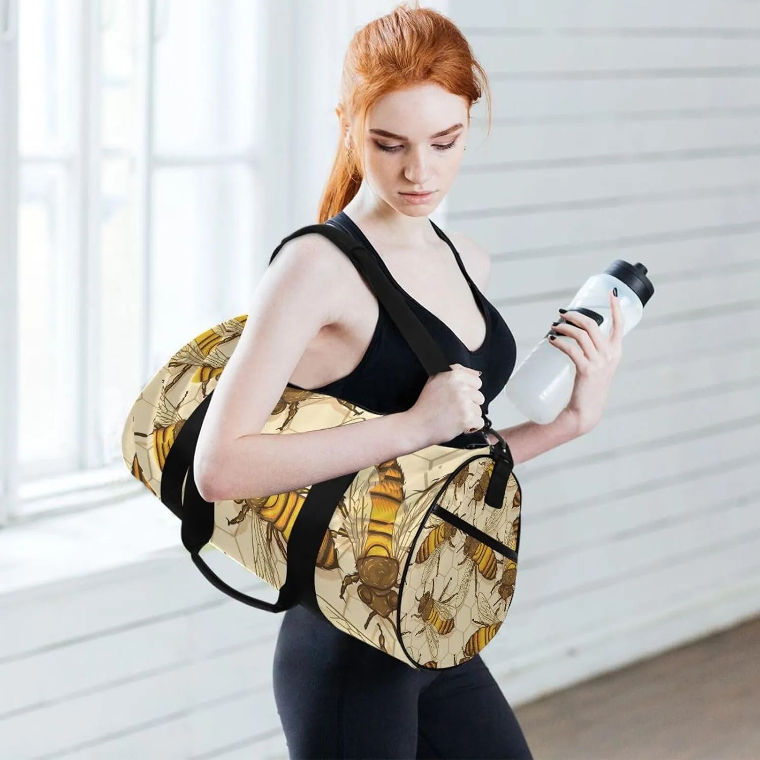 Big Honey Bees in a Honeycomb Humble Bee Seamless Portable Gym Bag, Travel Bag, Luggage bag, Sports Bag, Toiletry Bag with Handles, Detachable Shoulder Strap 17.6 x 9 x 9 inch