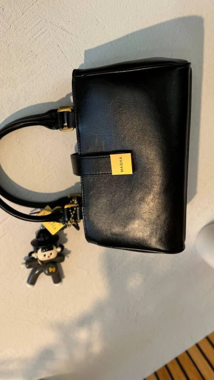 Chic Charm” – Leather Bag with Adorable Details
