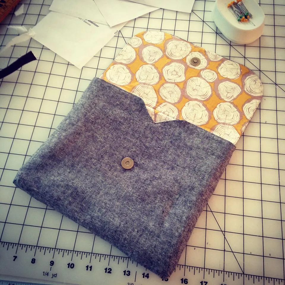 Dakota Tablet Clutch