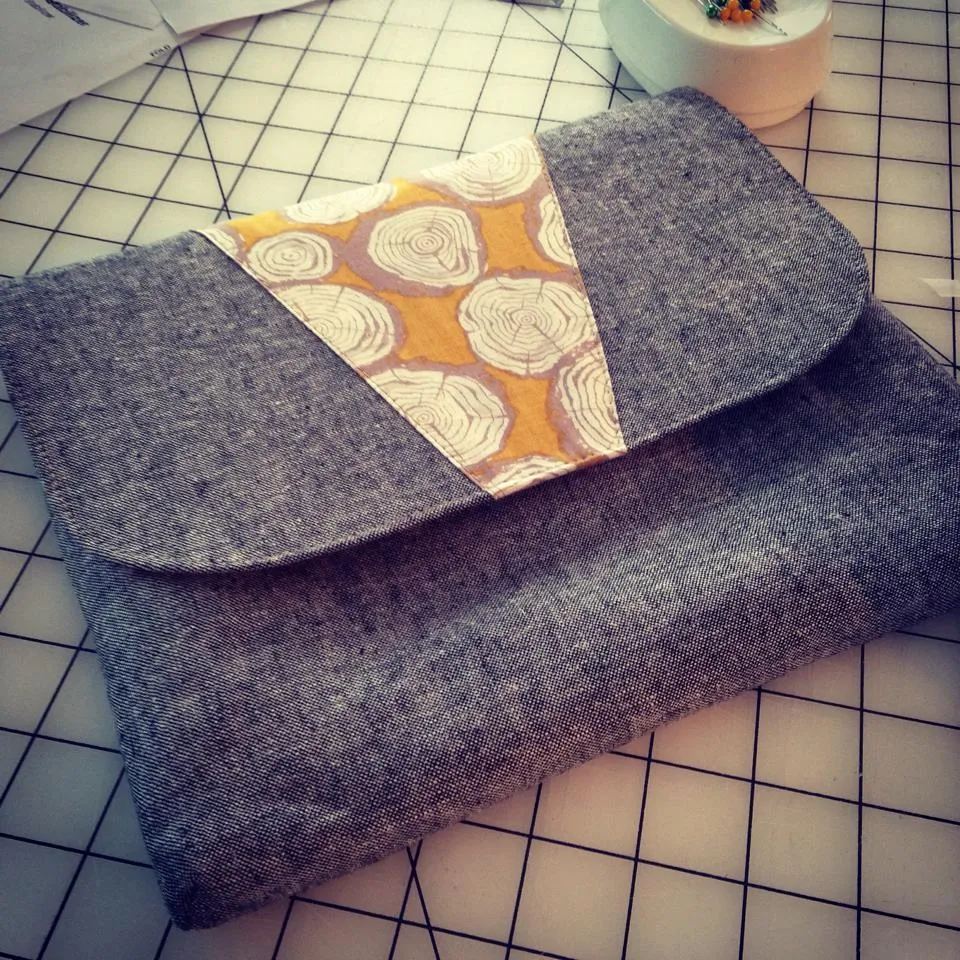 Dakota Tablet Clutch