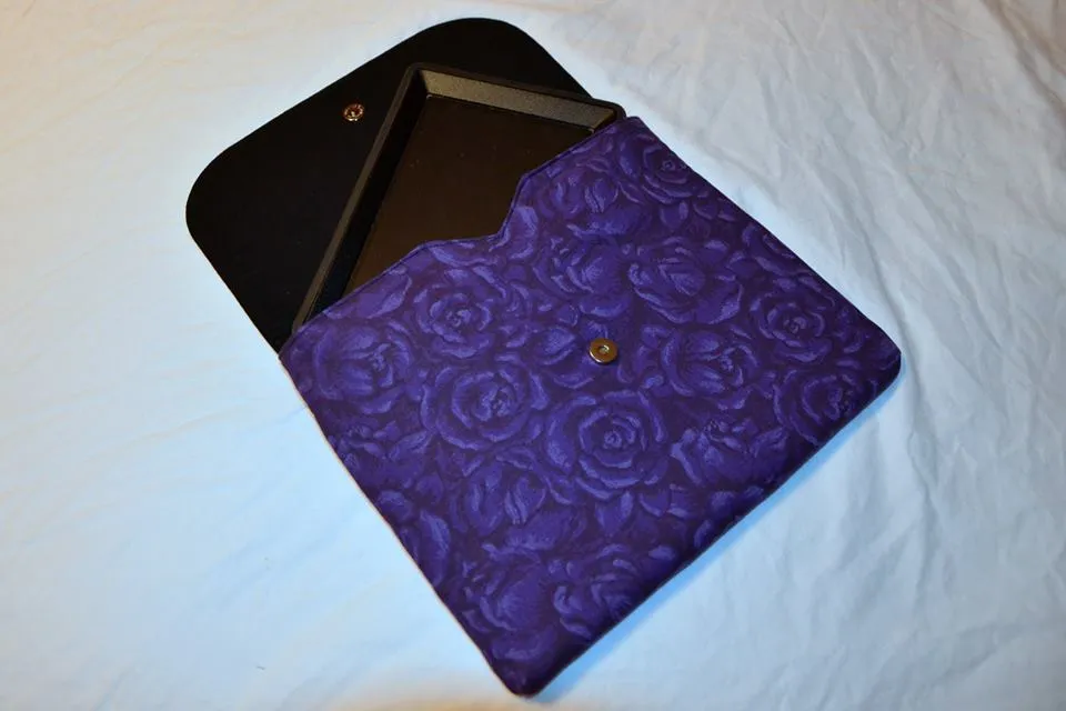 Dakota Tablet Clutch