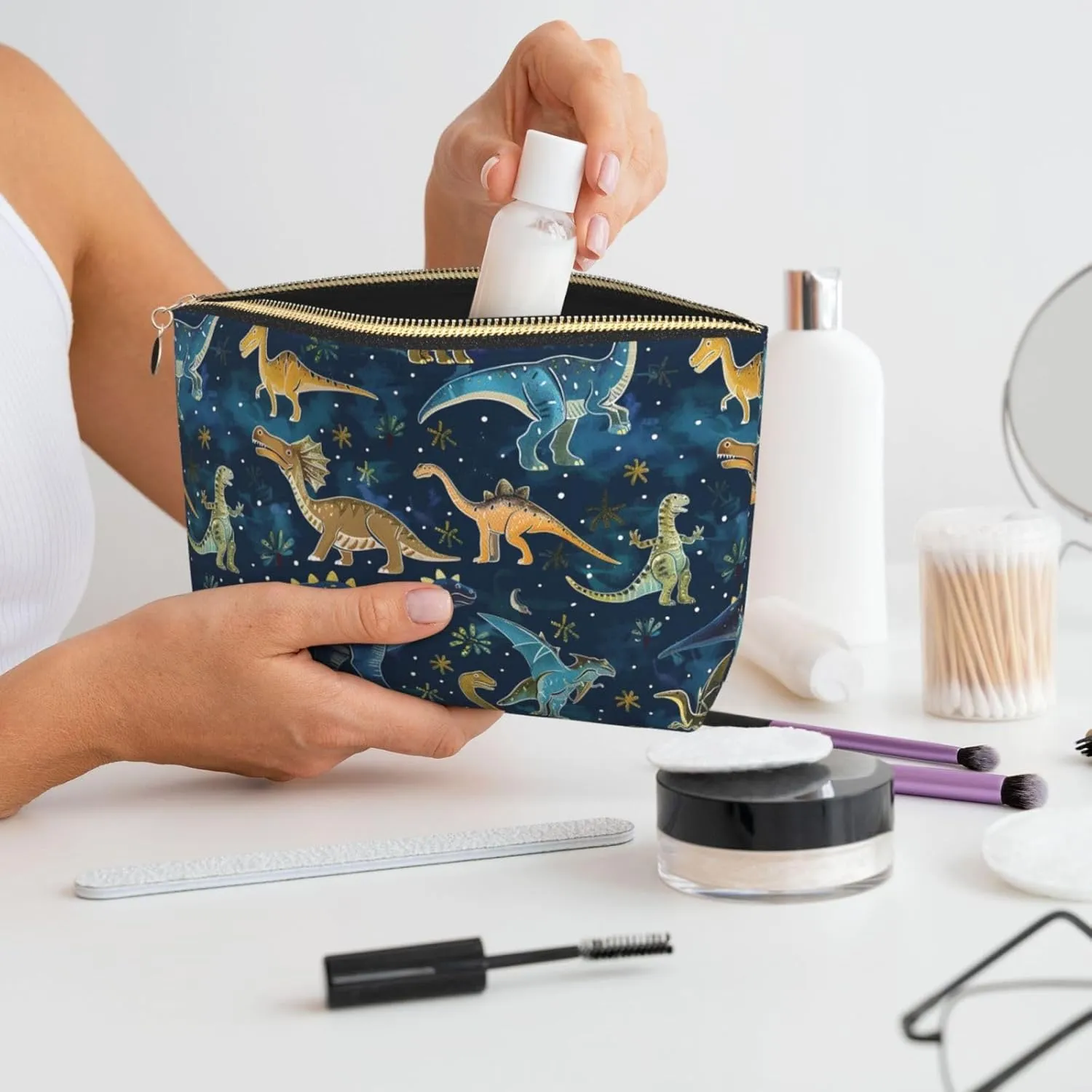 Dinosaurs Cute Womens Travel Makeup Bags Leather Cosmetic Bags Toiletry Organizer Pouch With Zipper