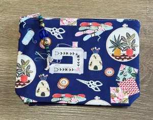 Sewing Pattern Pouch with boxed bottom - 19cm x 14cm with Zipper Charm