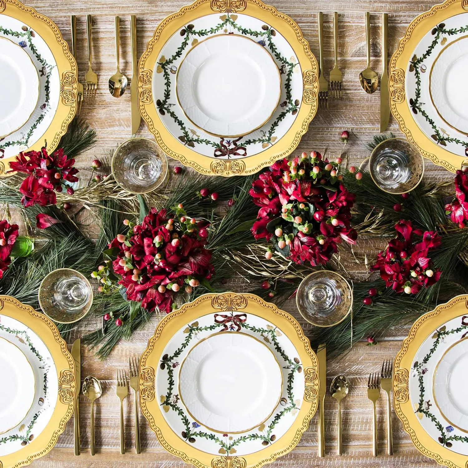 Spsyrine Gold Charger Plates, Set of 6 Scalloped Chargers for Dinner Plates, 13" Embossed Plastic Chargers for Wedding, Banquets, Party