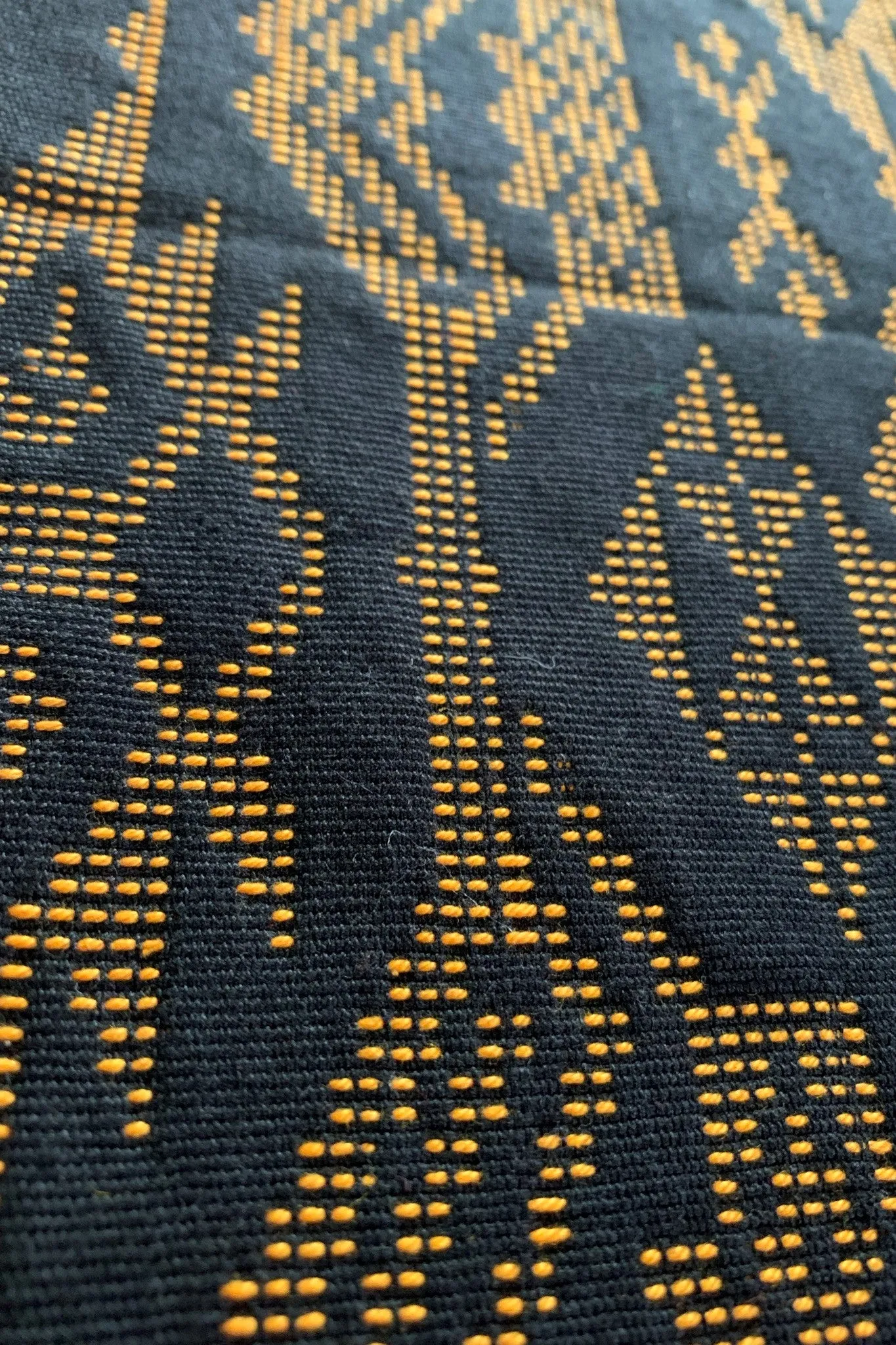 Yakan Bungasama Black-gold