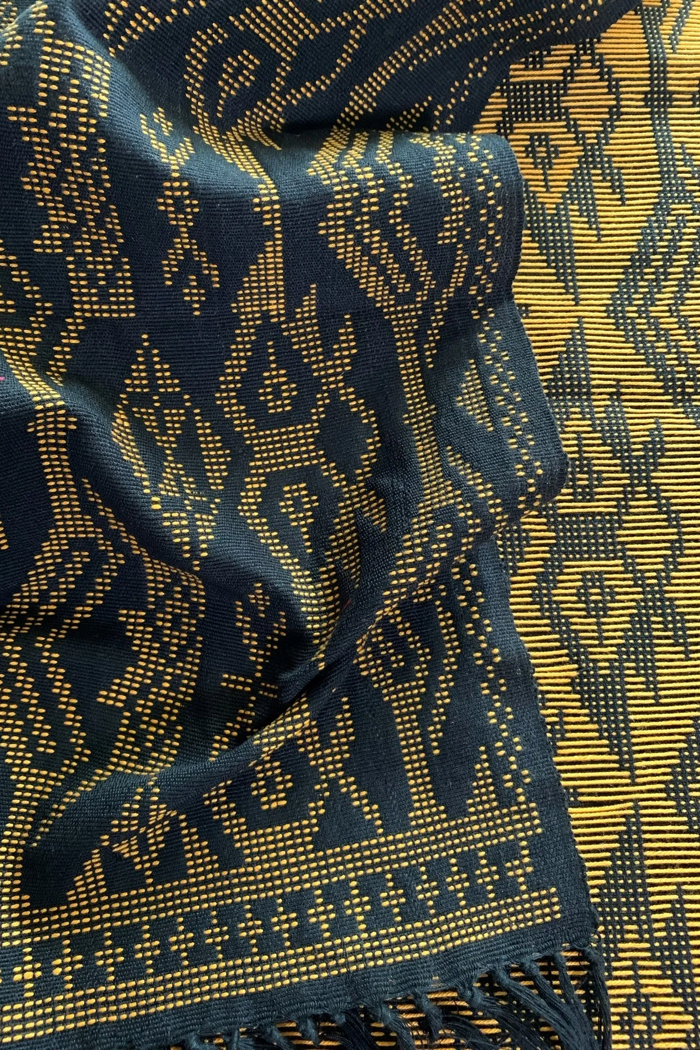 Yakan Bungasama Black-gold