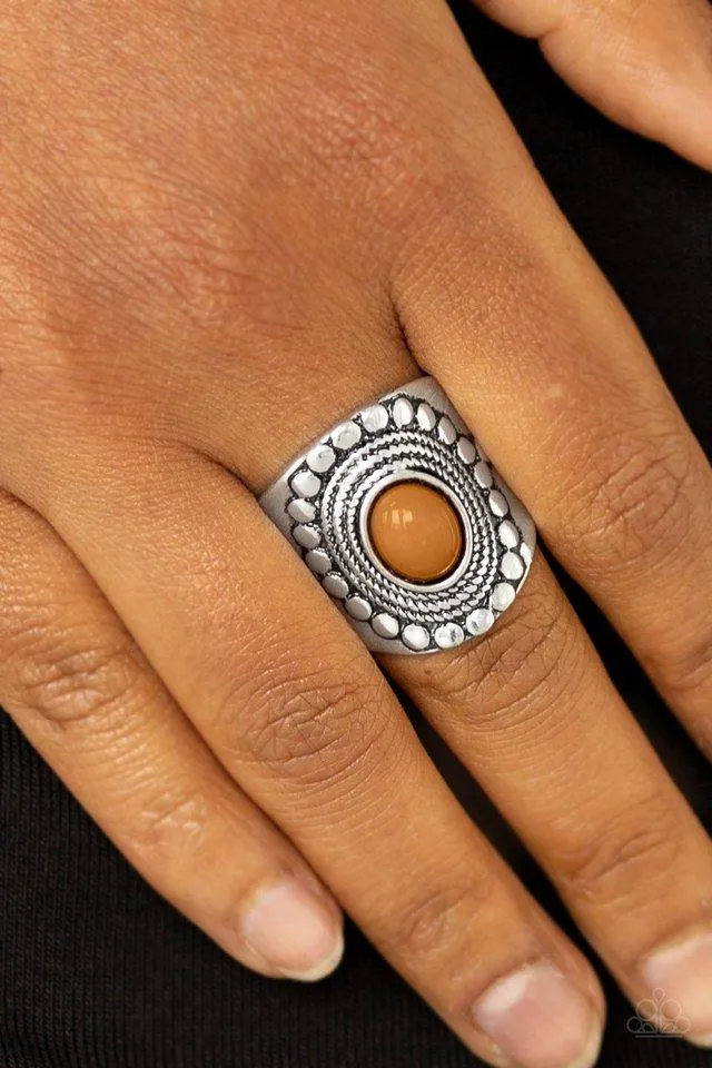 ZEN To One Brown
Ring Paparazzi